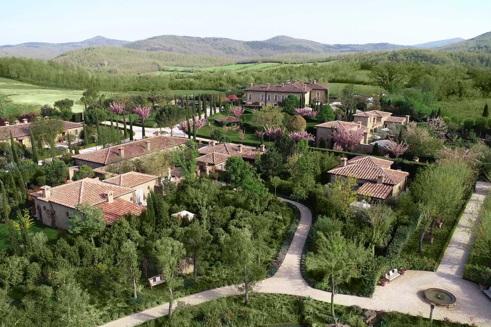 Borgo Santo Pietro - Contacts
