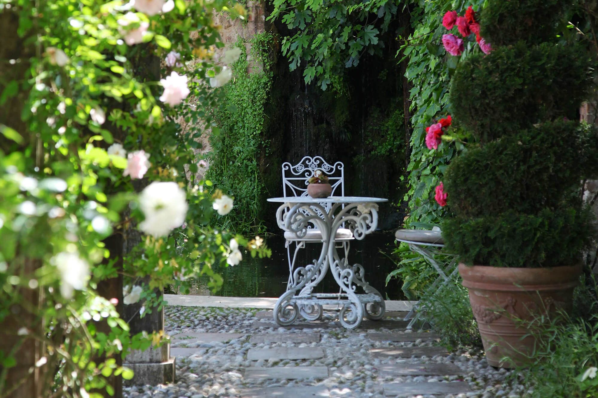 Borgo Santo Pietro - formal gardens