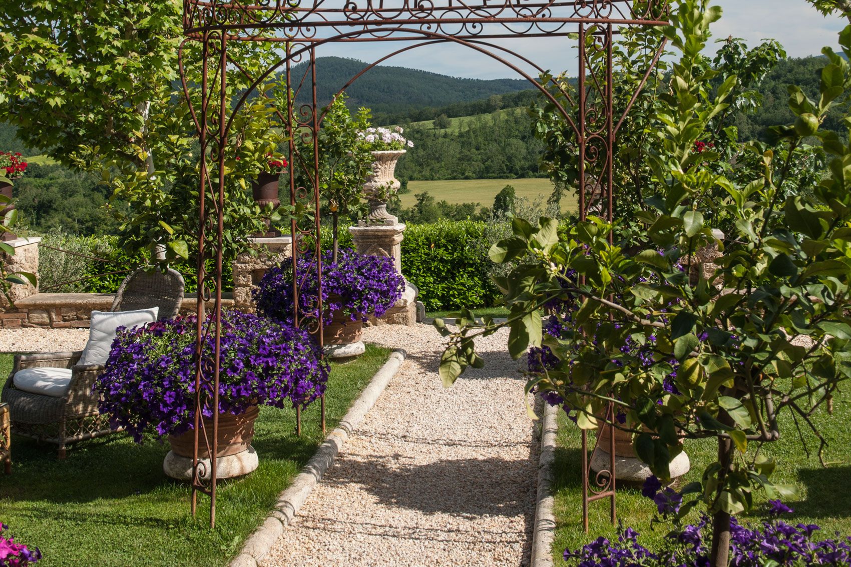 Borgo Santo Pietro - Garden tours