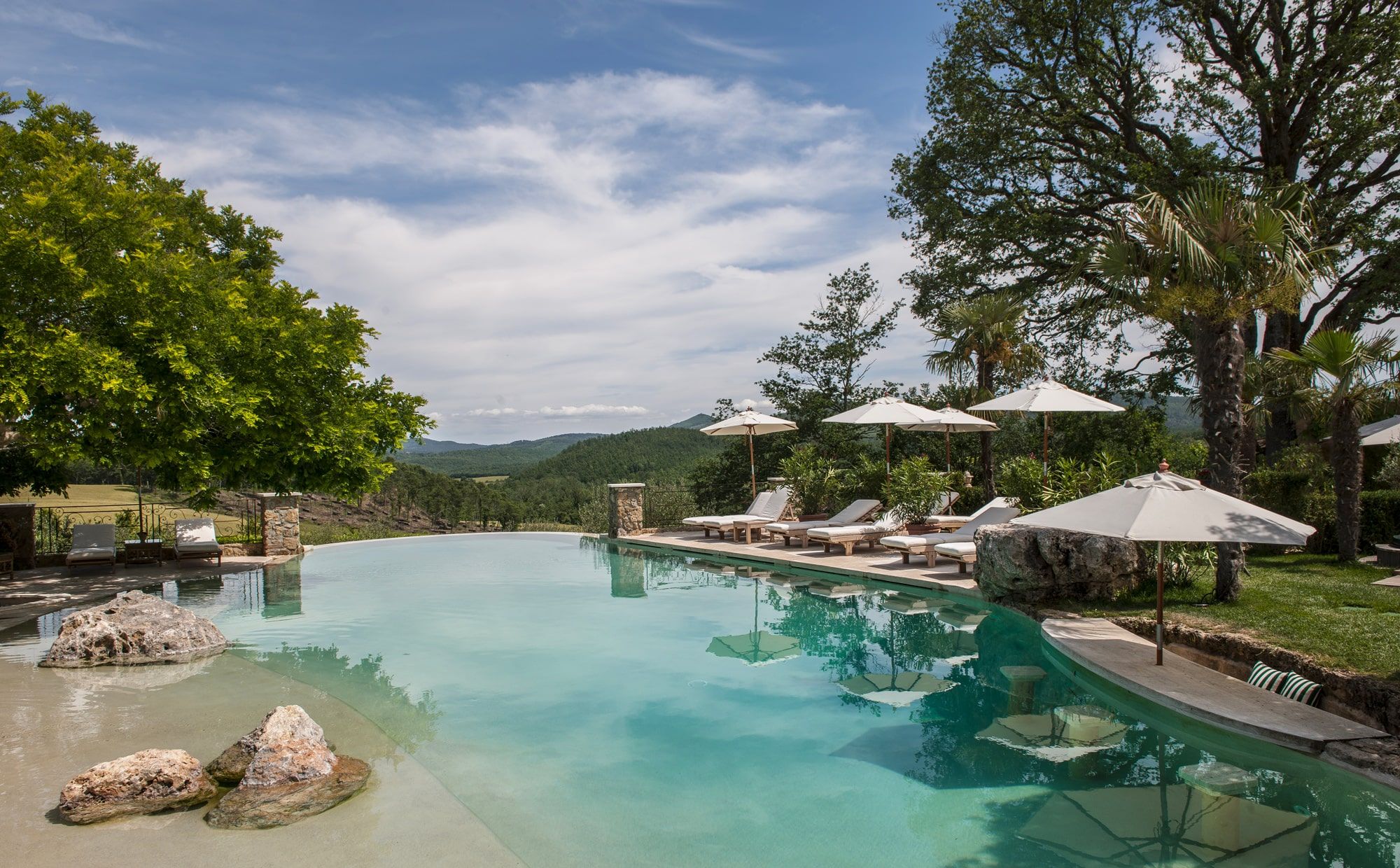 Borgo Santo Pietro pool