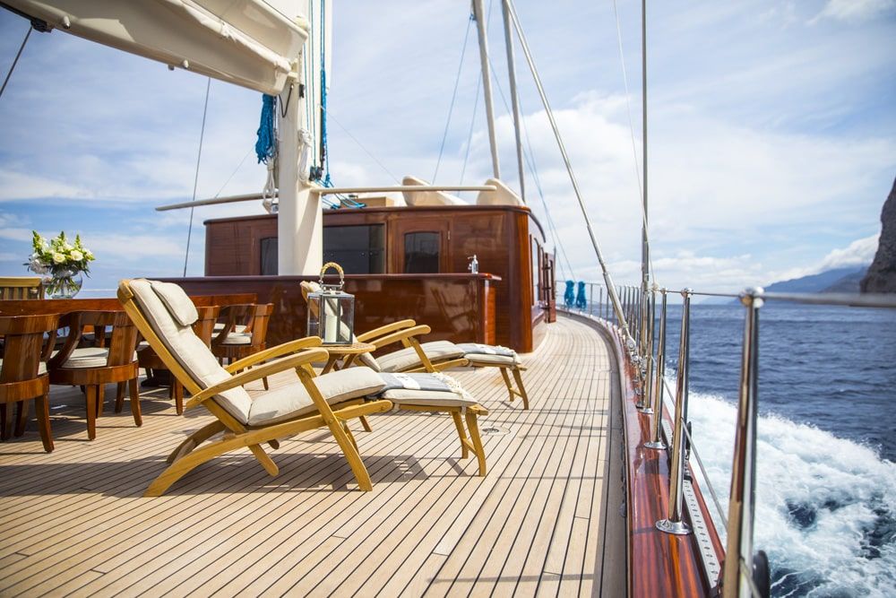 Satori Yacht ponte